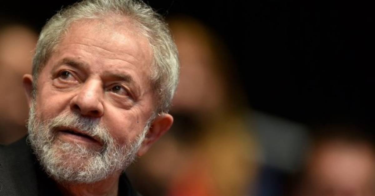 Lula da Silva es operado de emergencia.