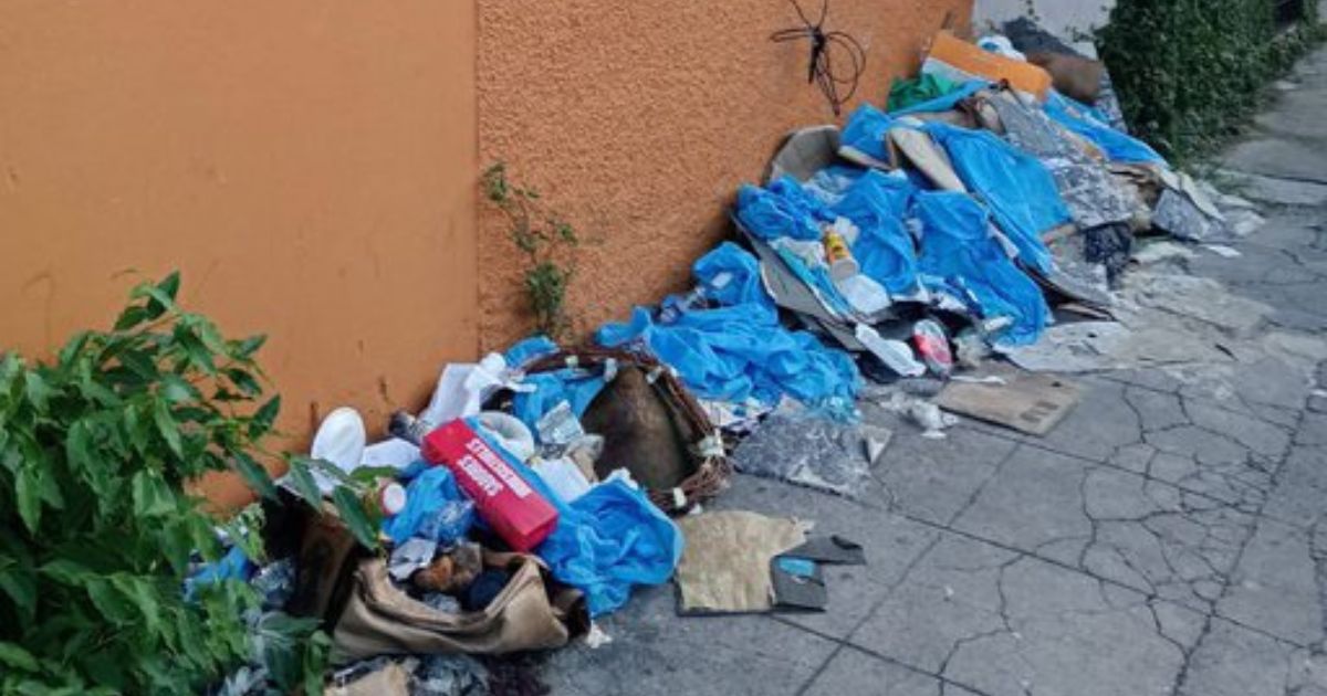 Denuncian promontorio de basura en San Jacinto.