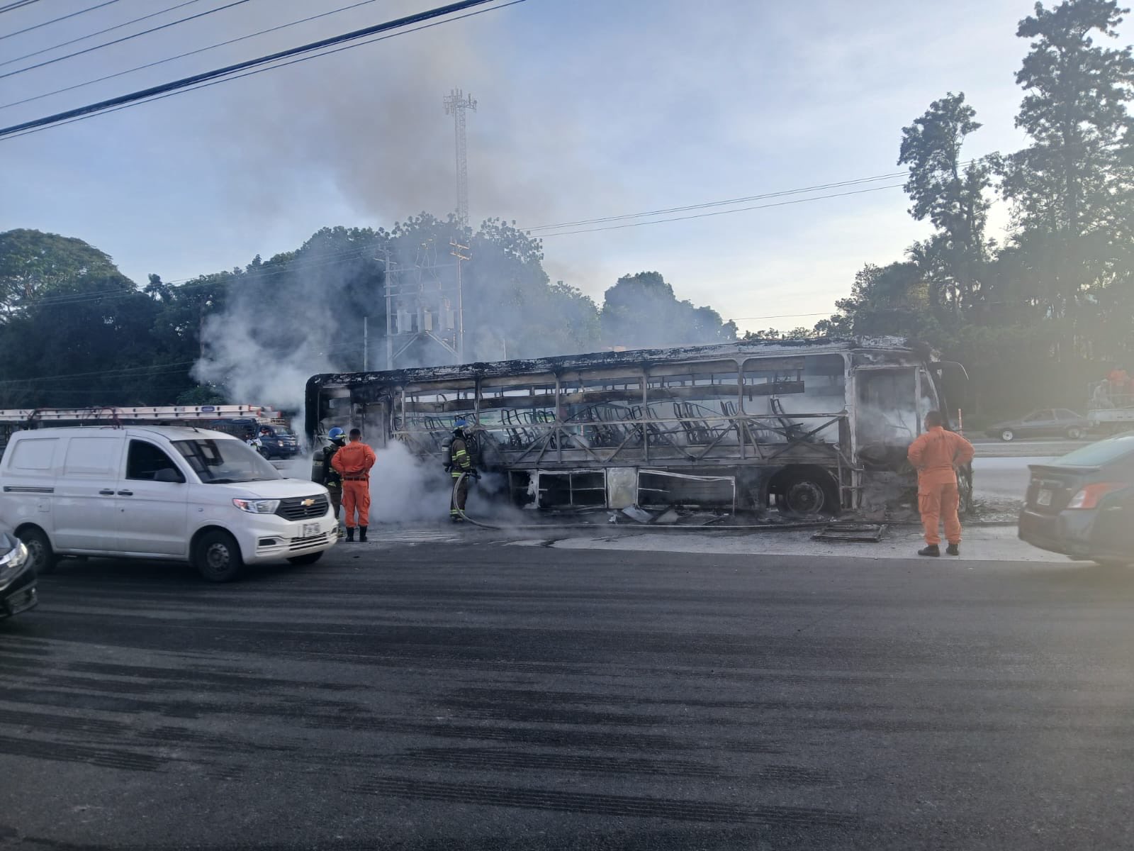 Se incendió un bus de la ruta 201