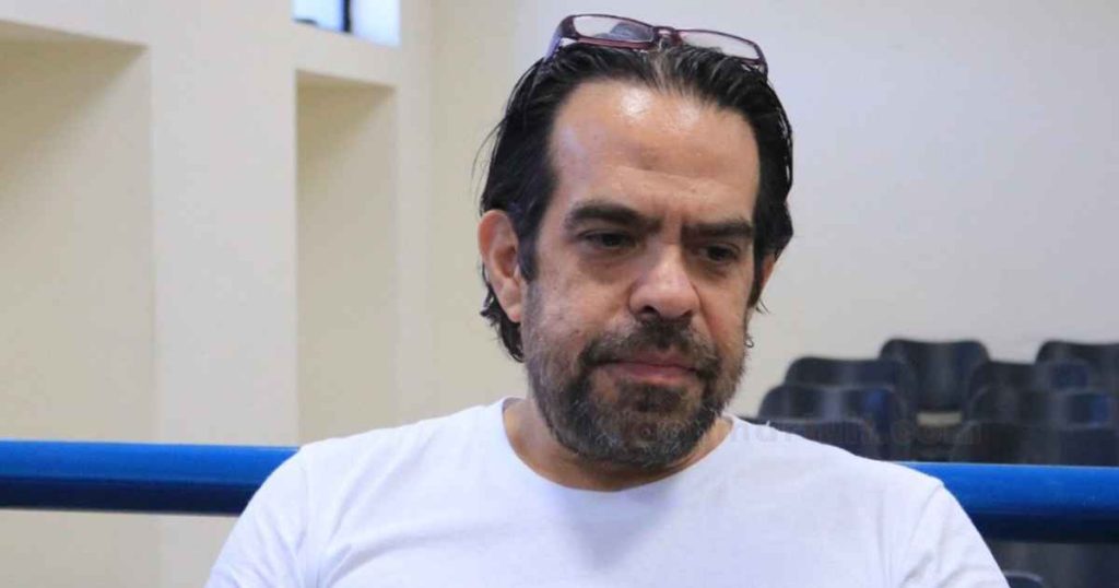 Conductor de Corvette seguirá en detención provisional por muerte de motociclista repartidor