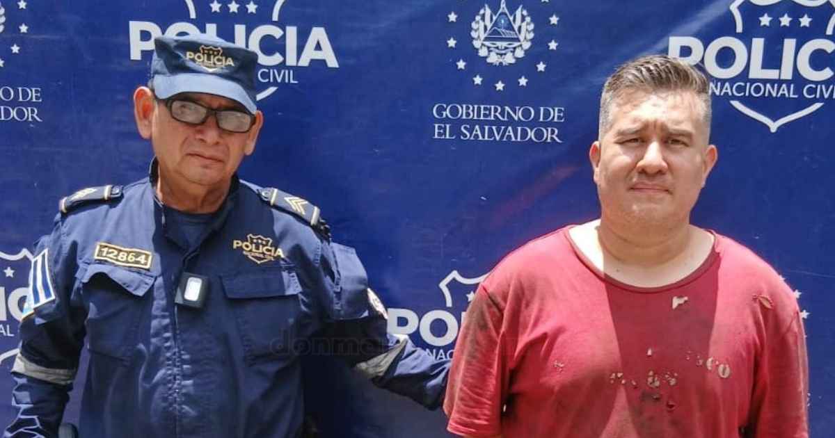 El conductor del autobús de la ruta 208, Edwin Yovani Mejía, de 38 años, fue detenido luego de verse involucrado en un accidente de tránsito que dejó como resultado la muerte de una pareja de adultos mayores.